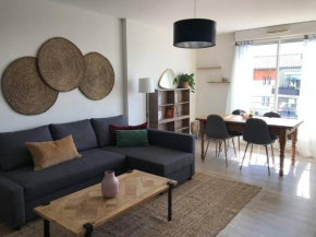 Charmant appartement ensoleillé-Terrasse - PARKING Gratuit - Isle sur la Sorgue